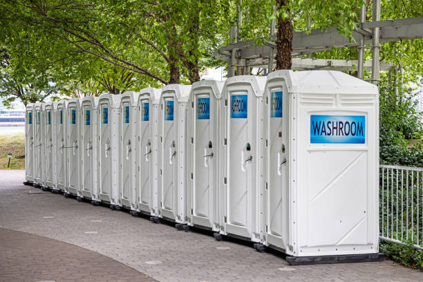 Best Portable toilet rental cost  in Coralville, IA